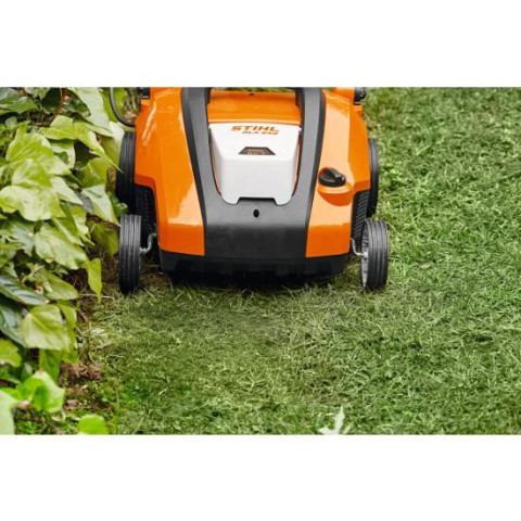 Аератор-скарифікатор акумуляторний STIHL RLA 240 / AK-Система