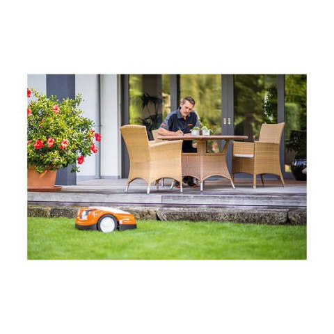 Газонокосарка-робот STIHL RMI 422 P