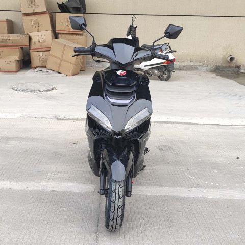 Скутер Forte Canoe 149 6CC чорний