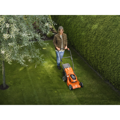 Газонокосарка Husqvarna LC 137i КІТ (АКБ+ЗП)