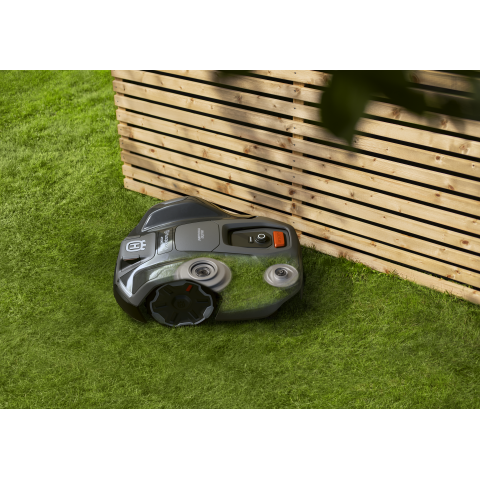 Косарка Husqvarna Automower® 405XE NERA з бездротовою технологією