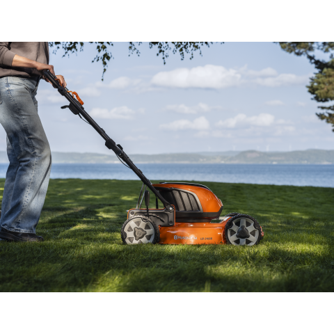 Газонокосарка Husqvarna LB 246iS без АКБ та ЗП